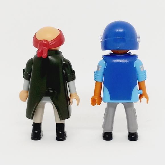 Playmobil - Thief With Swat Team Member 2 Piece Set - Picture 5 of 8